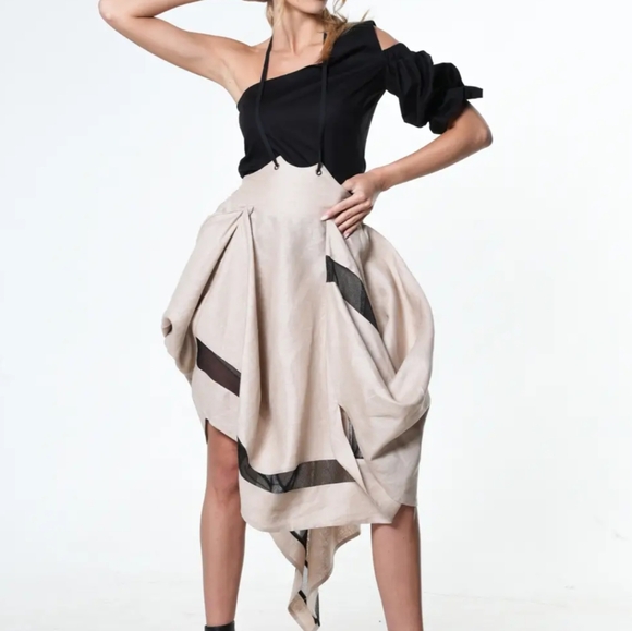 NWT European Street Wear Skirt - Picture 2 of 4